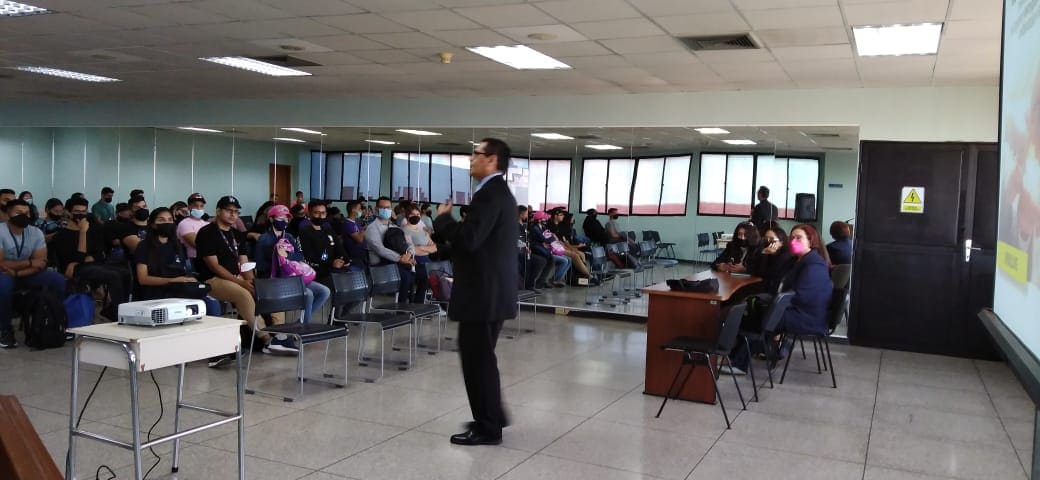 Club de emprendedores realizó conversatorio “Upskilling como estrategia para empoderar el Talento Humano”