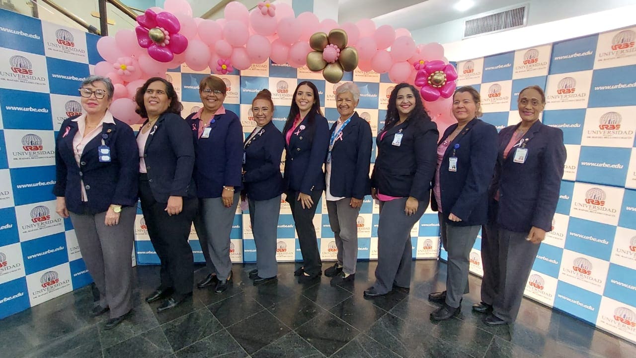 Comunidad universitaria se vistió de color rosa en el marco del Día Internacional de la lucha contra el cáncer de mama