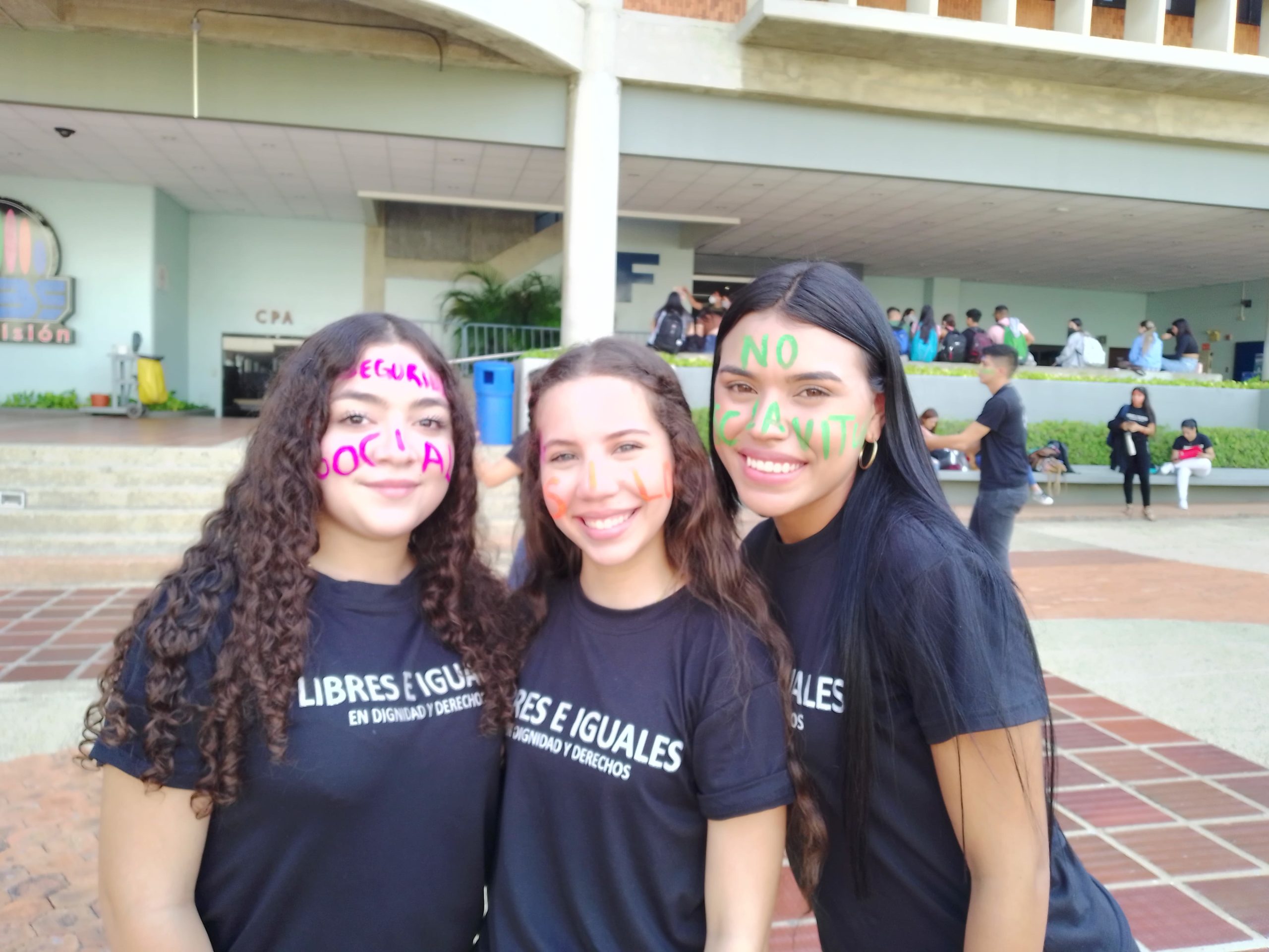 Estudiantes de la cátedra Derechos Humanos hacen toma simbólica en URBE