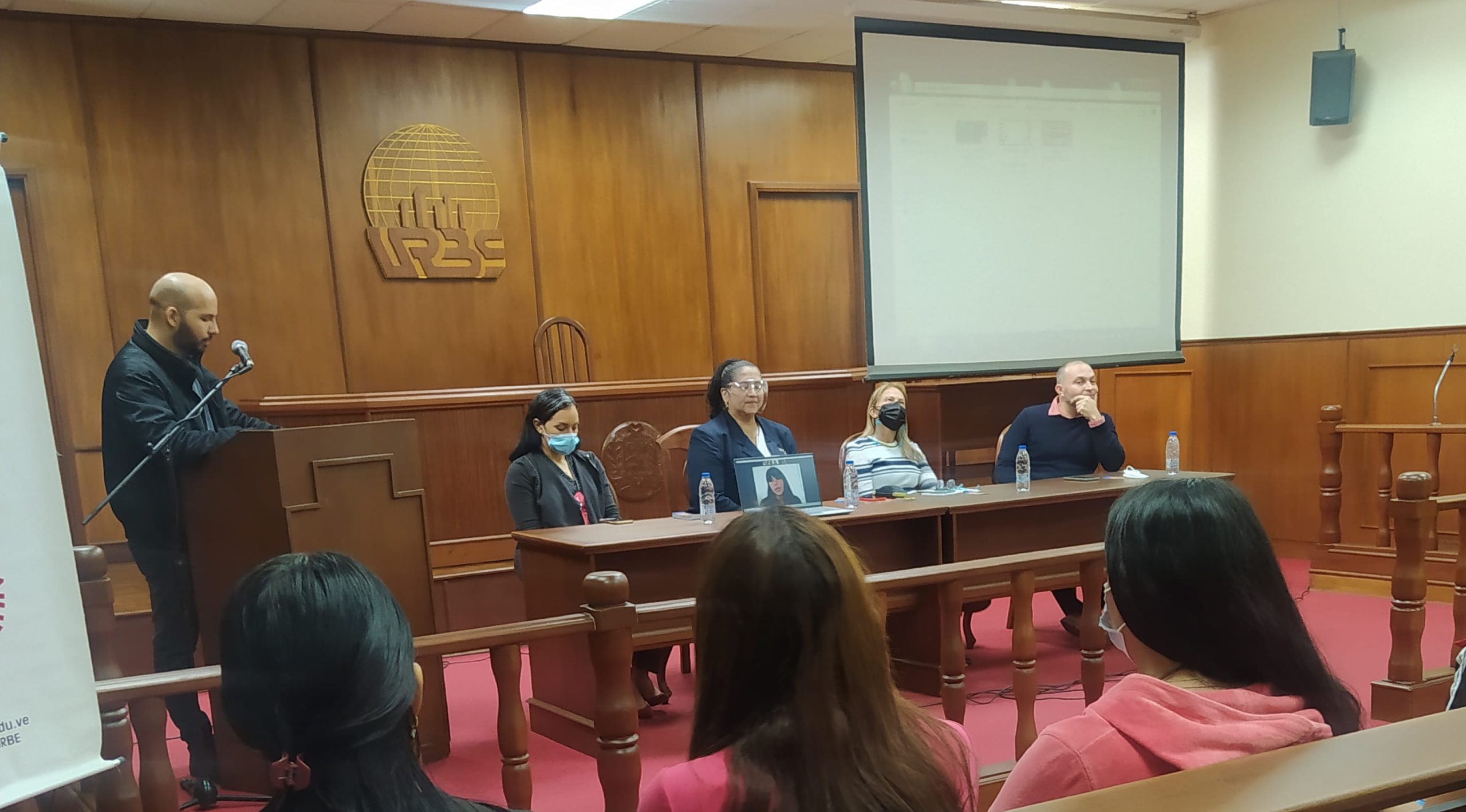 Comunidad universitaria participó en el conversatorio “El rol de la sociedad civil en la defensa de los Derechos Humanos”