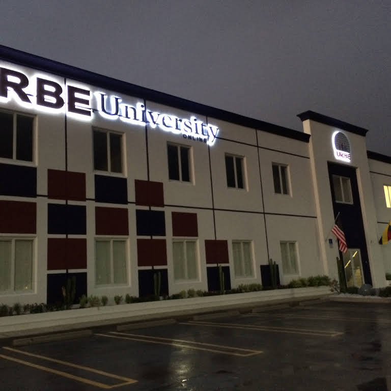 URBE celebra la acreditación de URBE University como universidad americana