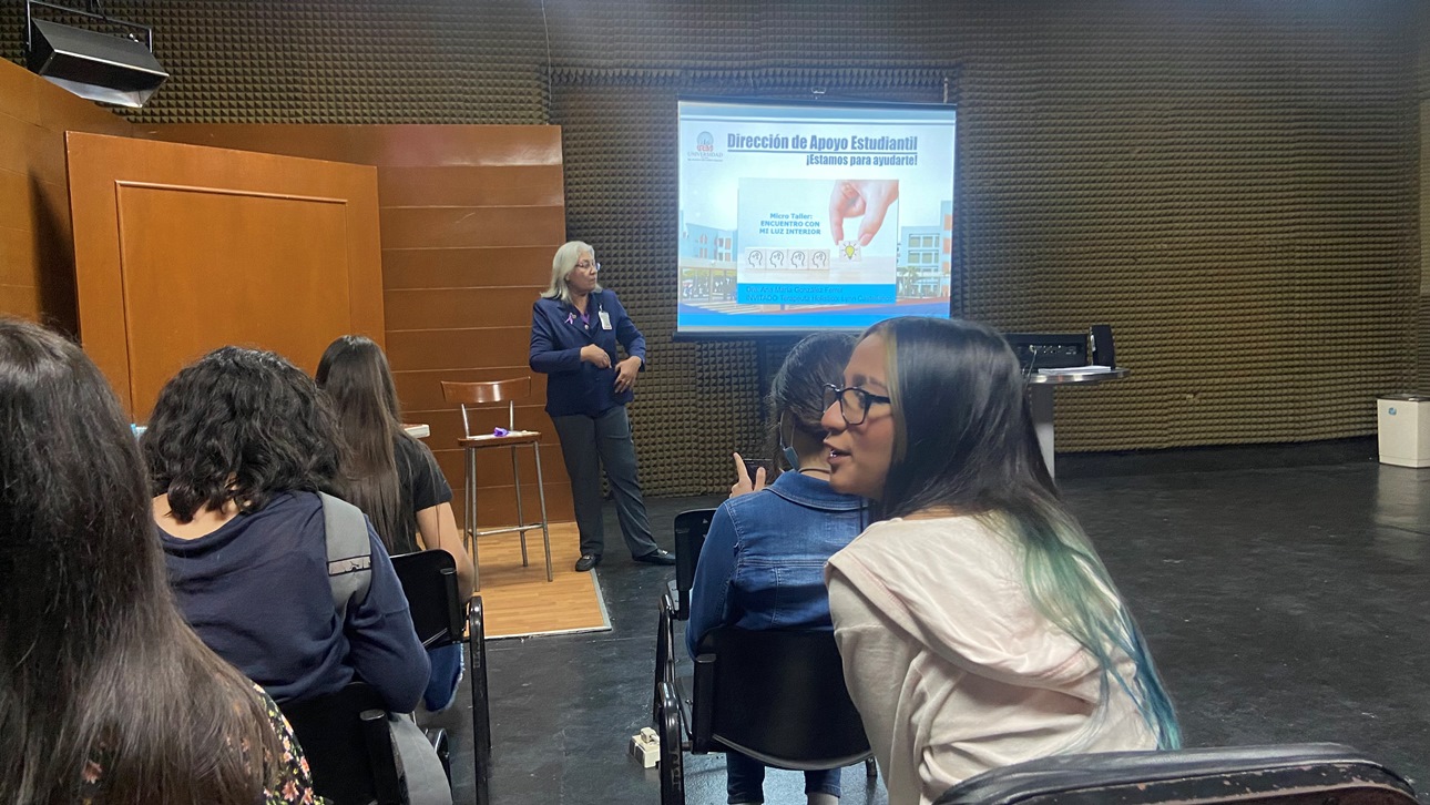 Estudiantes de Diseño Gráfico de URBE organizaron la actividad “Un Respiro para ti mujer”