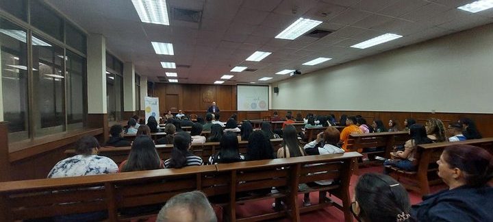 URBE  realiza conversatorio sobre la violencia contra la mujer