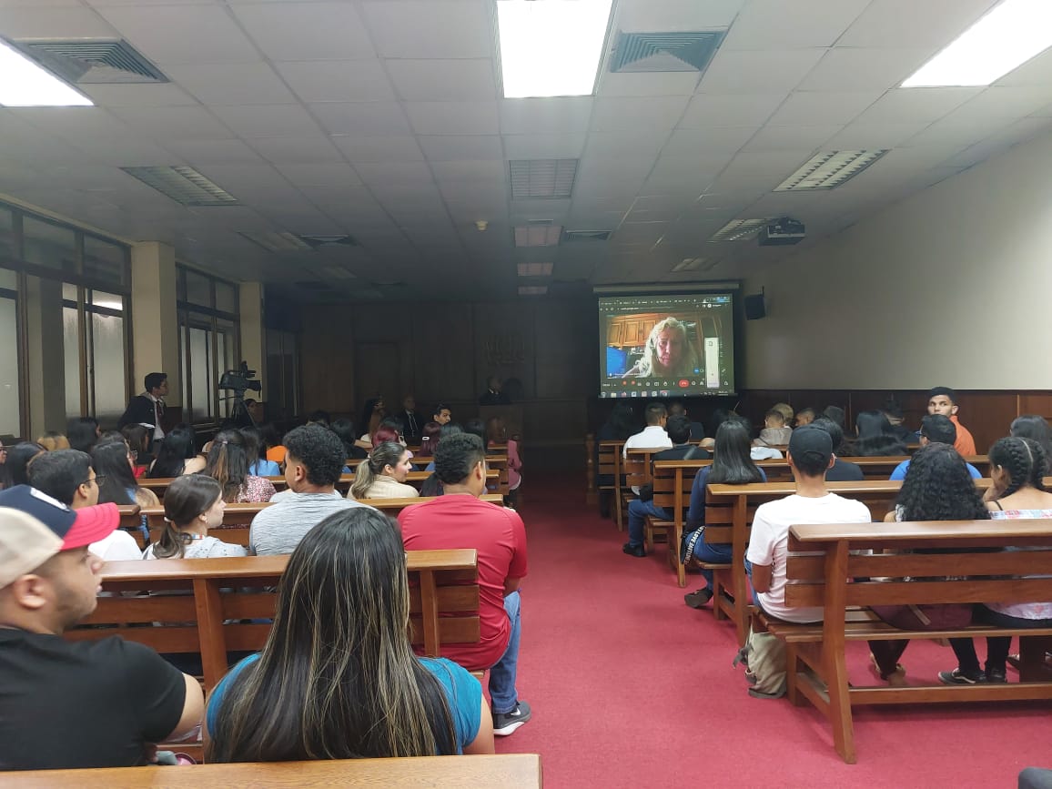 URBE realizó seminario “La Inteligencia Artificial en el estudio de las ciencias jurídicas y su ejercicio profesional”