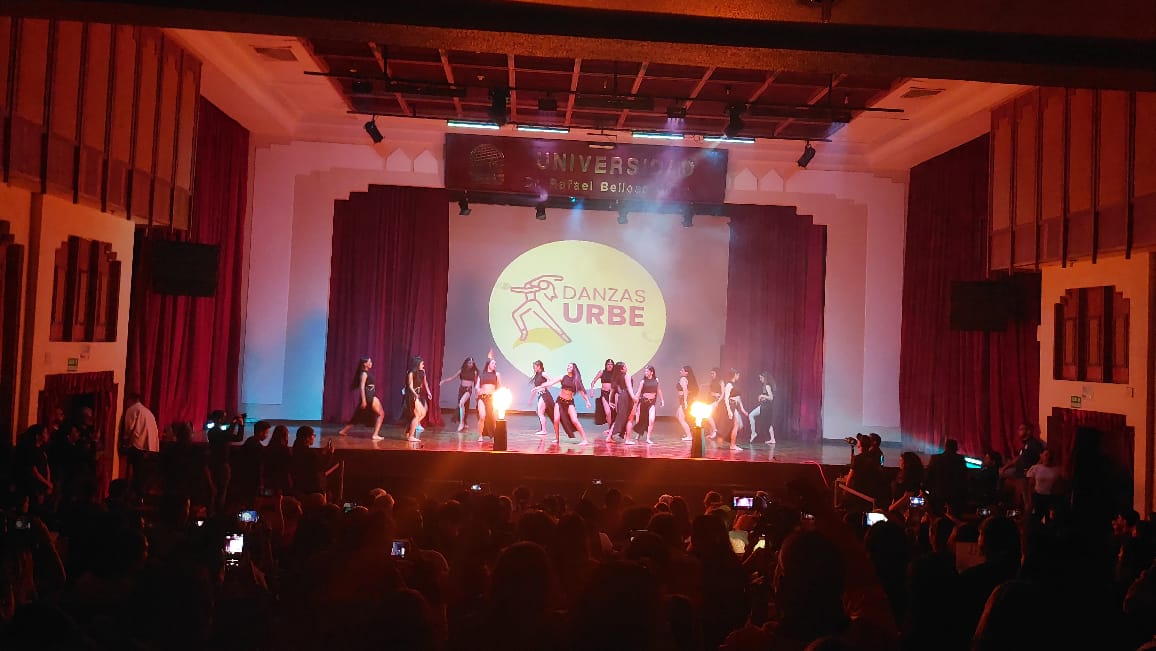 Jueves cultural de URBE se engalano con encuentro de danzas