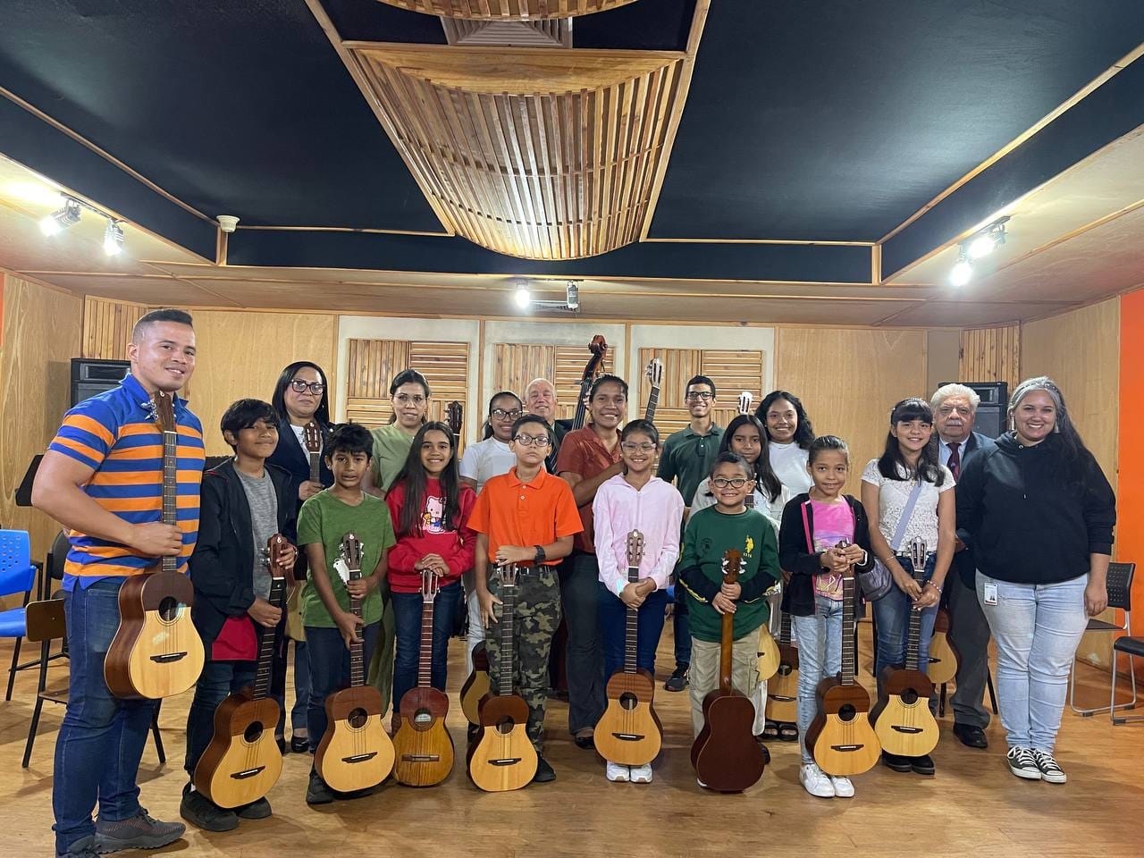 Núcleo de URBE realiza exitoso recital de cuatro: Padres e hijos comparten experiencia musical