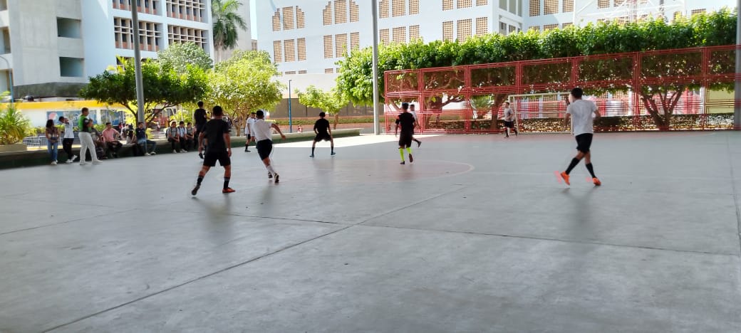 URBE y el Instituto Santiago Mariño disputan encuentro de fútbol de salón