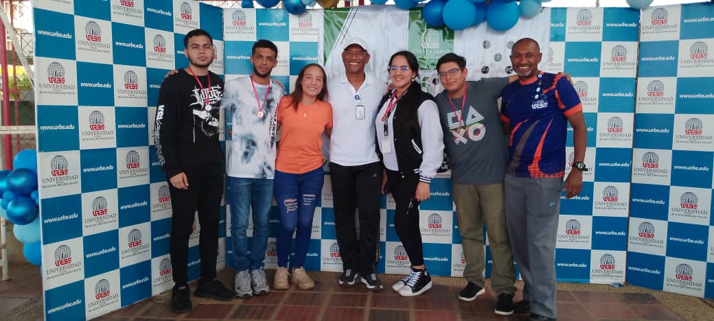 URBE realizó torneo relámpago de tenis de mesa y dominó