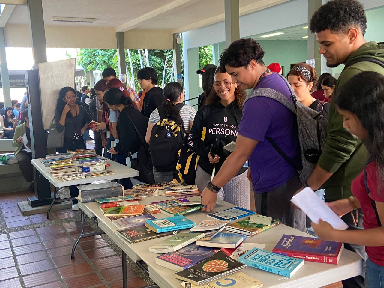 “La parada de los libros” tomó los pasillos de URBE