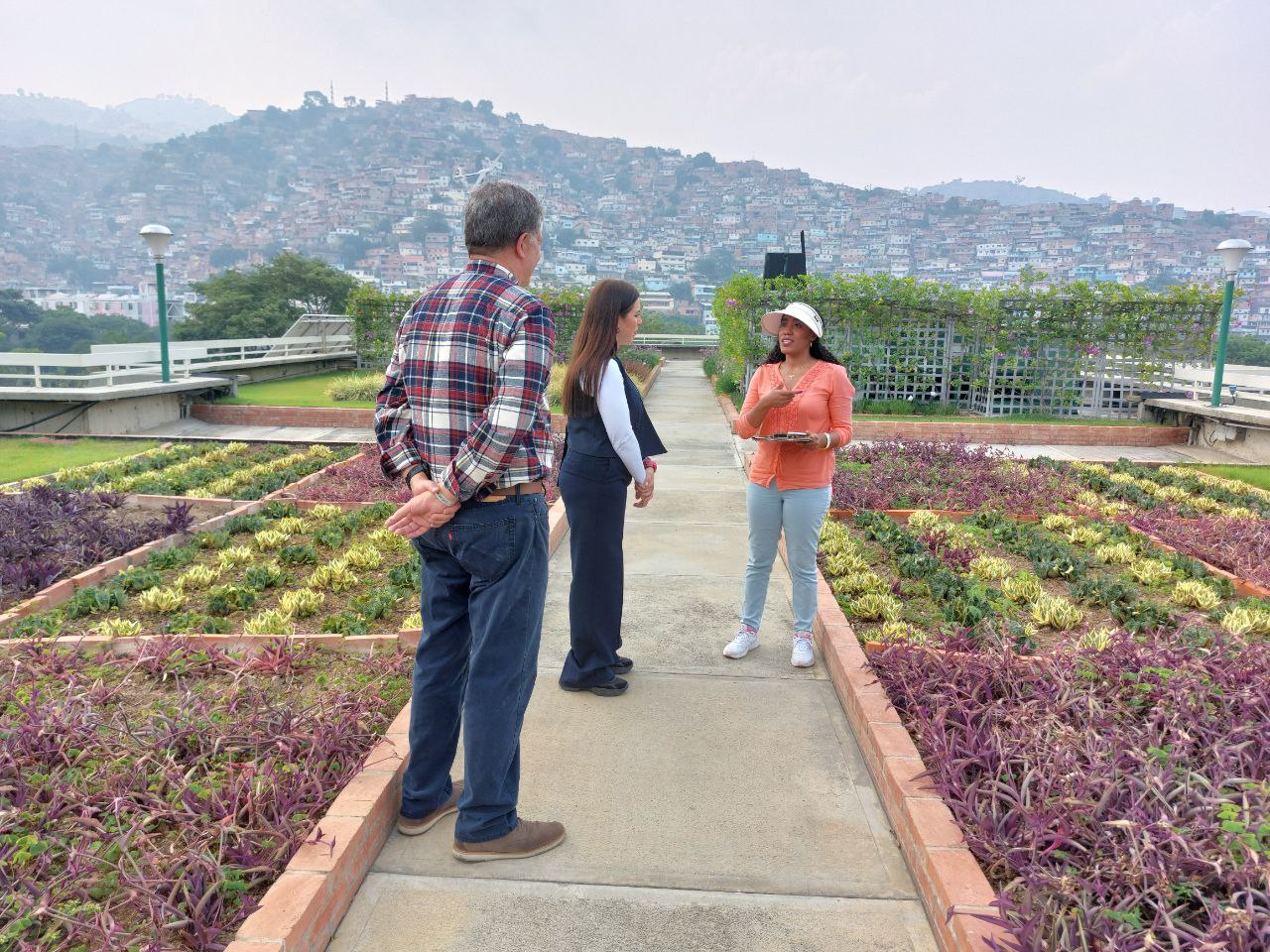 Rectora de URBE visita Universidades en Caracas para fortalecer la colaboración académica y promover la sostenibilidad