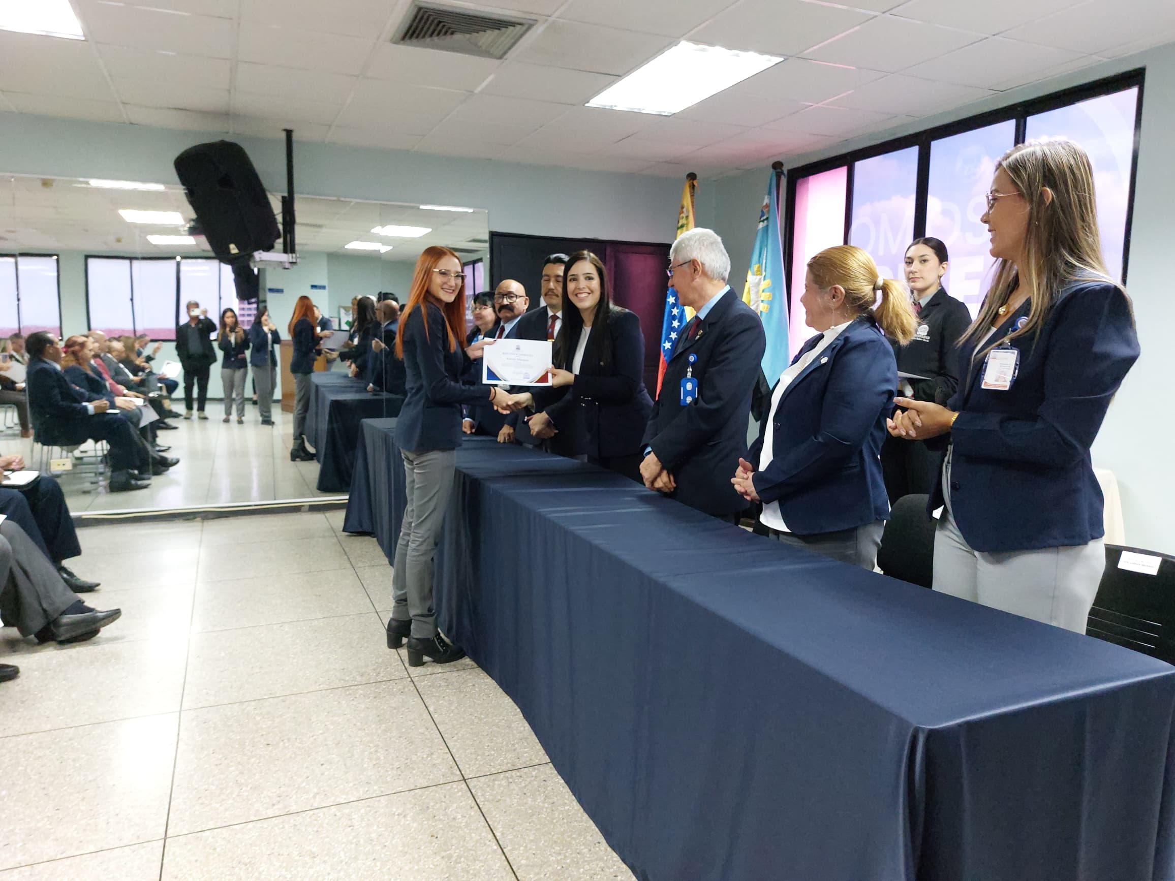 URBE homenajeó con entrega de reconocimientos la excelencia periodística (FOTOS)