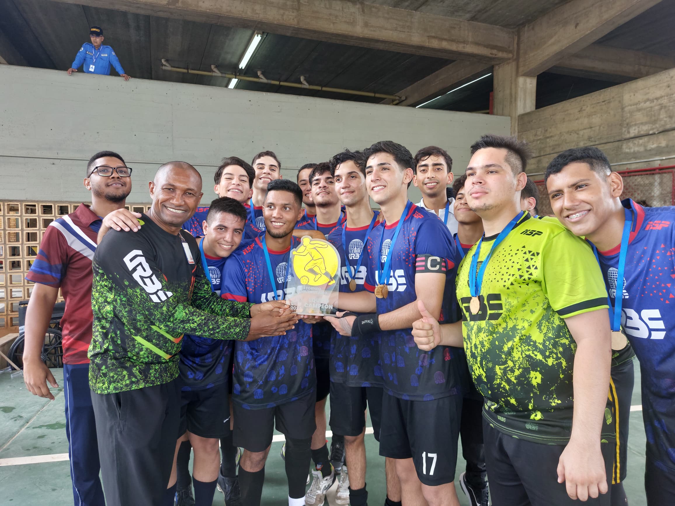 URBE se titula campeón del torneo inter universitario de futbol de salón