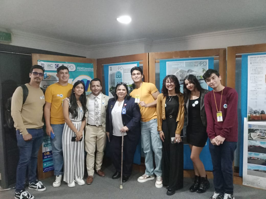 Estudiantes y docentes de URBE destacaron en el VIII Congreso de Redieluz