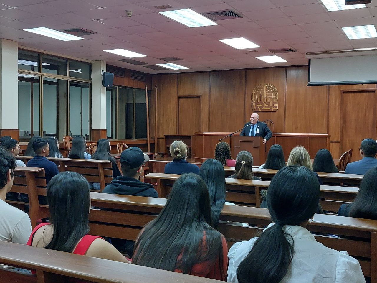 URBE realizó encuentro “Tendencias modernas de investigación en el ámbito del derecho público”