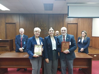 Dr. Francisco Guerrero y Dra. María Govea: un legado de excelencia académica en URBE