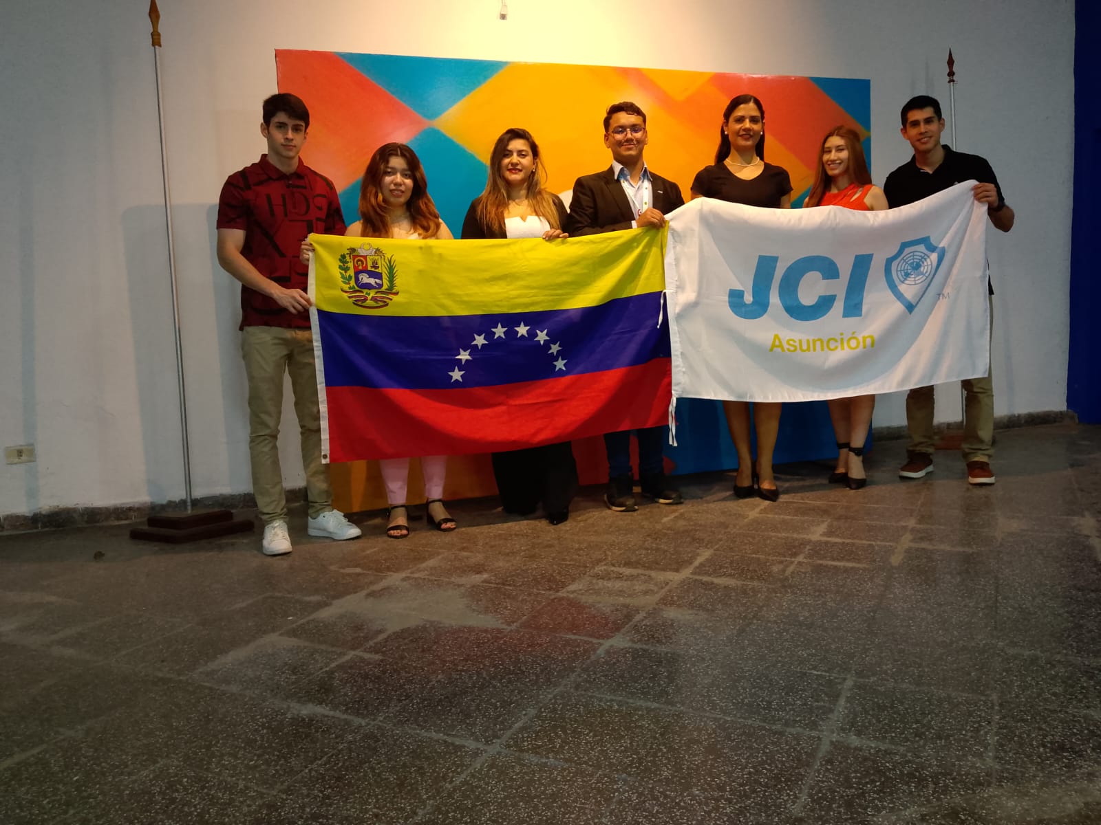Vicepresidente de JCI URBE, comparte experiencias sobre el liderazgo en Asunción, Paraguay