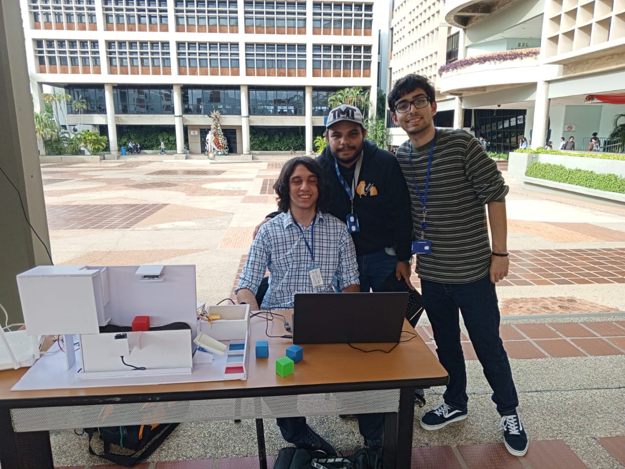 IV Muestra Robótica de URBE reunió ingenio y tecnología