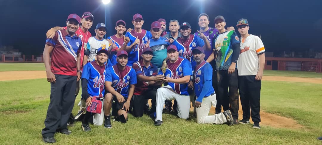URBE celebró jornada deportiva con premiación y torneo de softbol
