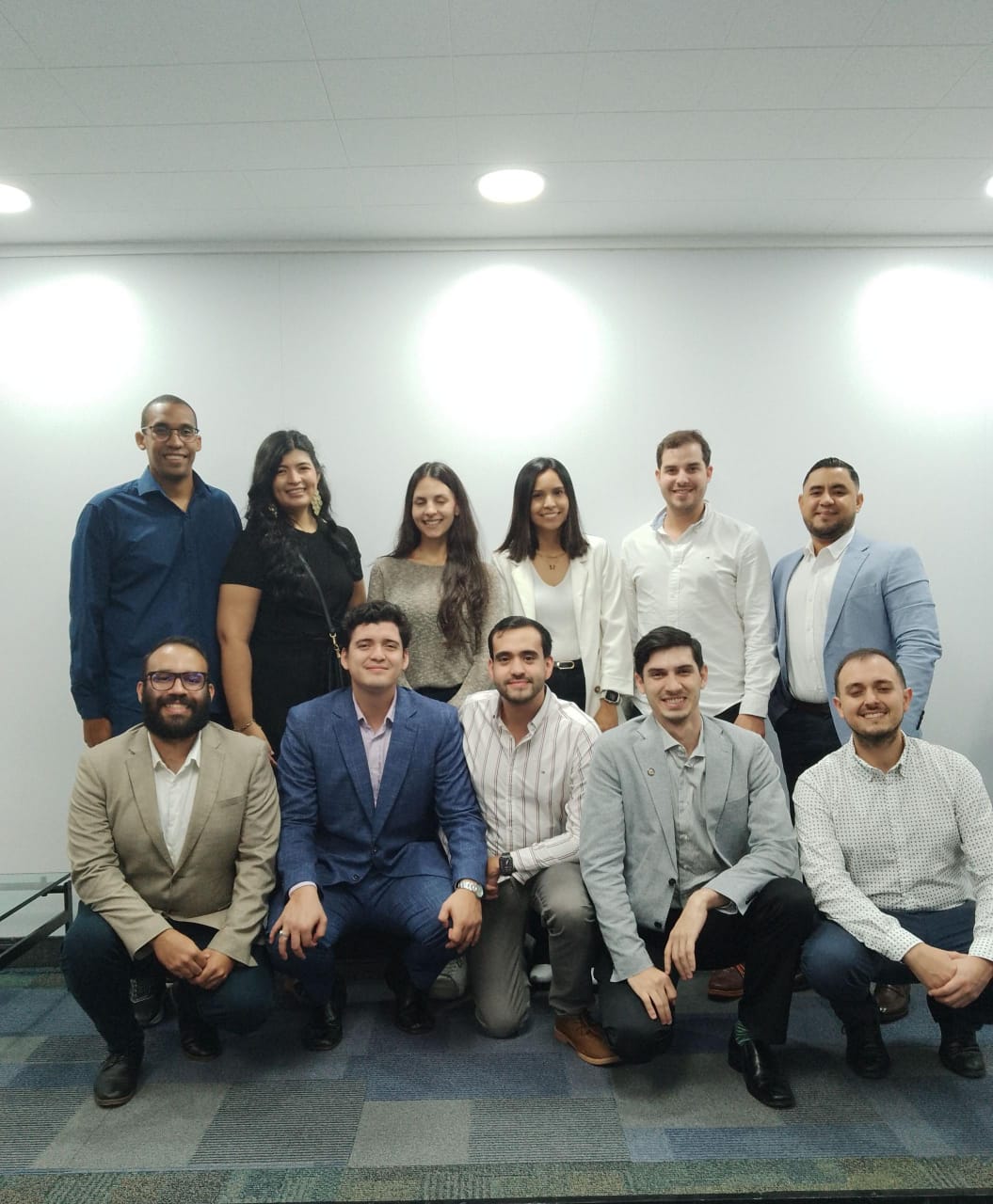 Profesor de Postgrado ganó mención honorífica en los Premios AVPG 2024