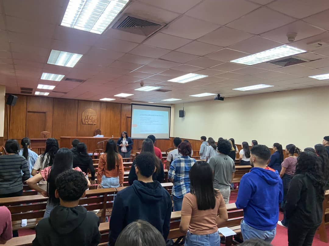 URBE MUN ofreció taller de oratoria “Conquista con la voz: el arte de hablar”
