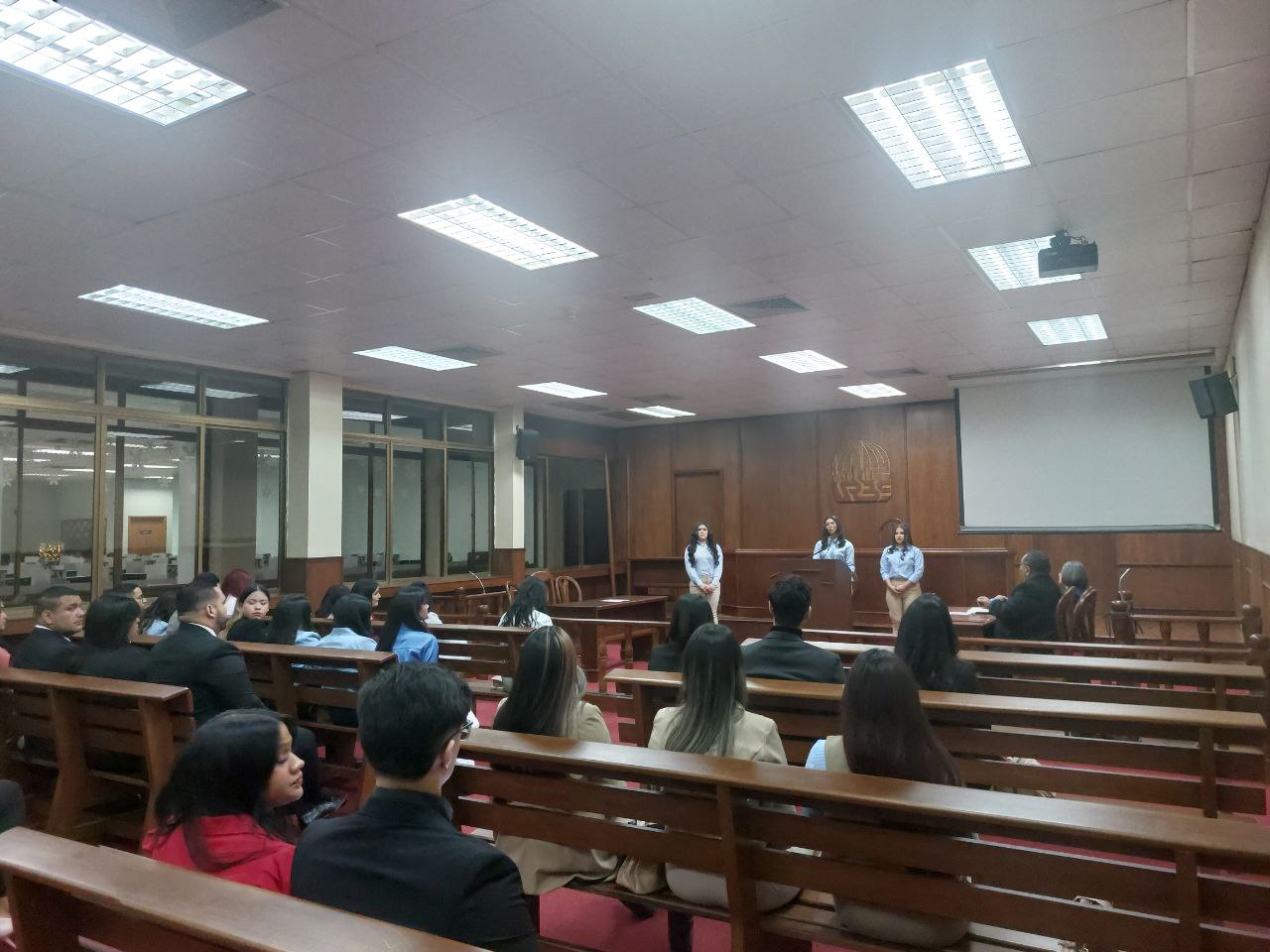 URBE celebra la excelencia académica de sus estudiantes de Derecho