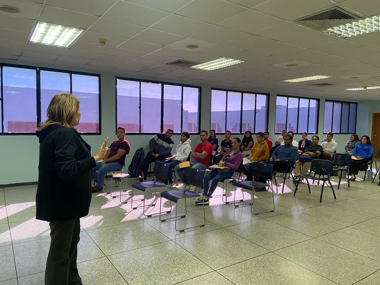 Estudiantes de URBE recibieron charla de inducción de pasantías