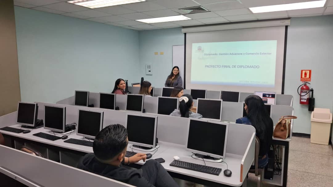 URBE da inicio a Diplomado de Gestión Aduanera y Comercio Exterior con enfoque B-Learning