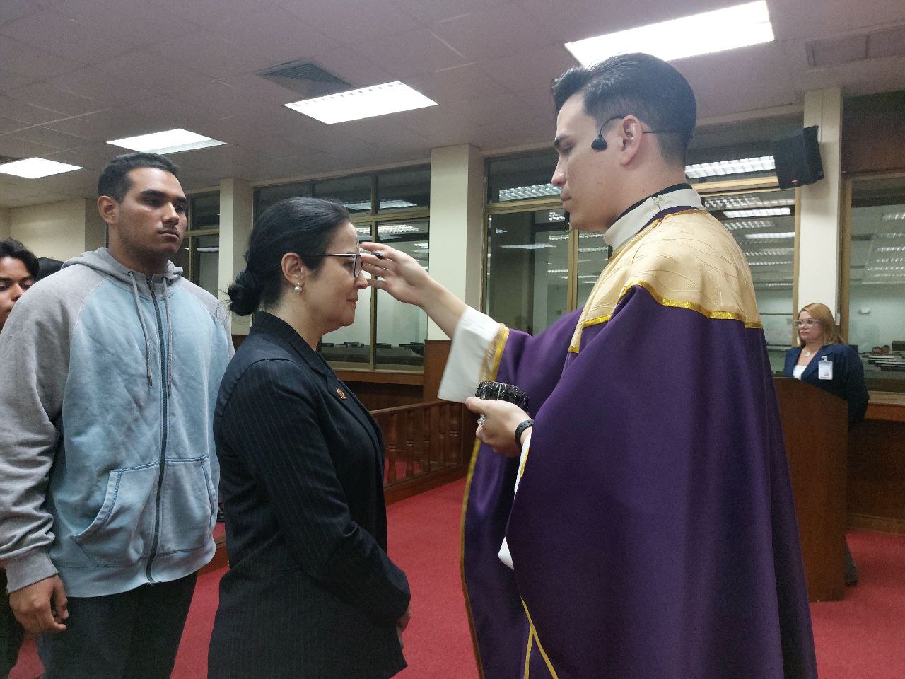 Comunidad de URBE inicia la cuaresma con la misa de ceniza