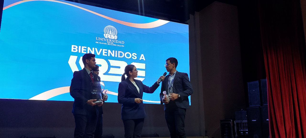 URBE dio la bienvenida oficial a los nuevos estudiantes en periodo mayo-agosto 2025
