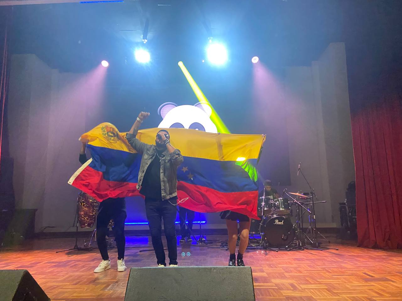 “Nano Panda” ofreció un espectáculo inolvidable en el Jueves Cultural de URBE