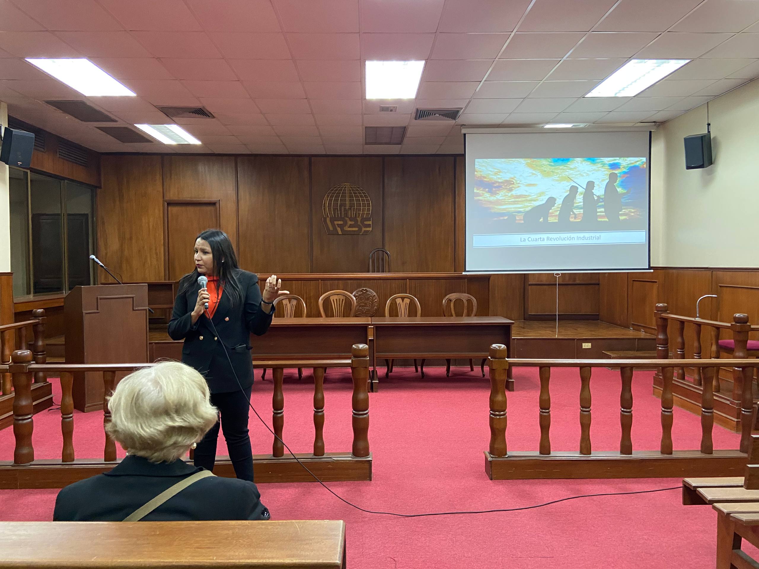 Conversatorio en URBE debatió los desafíos del derecho de autor en la era de la IA