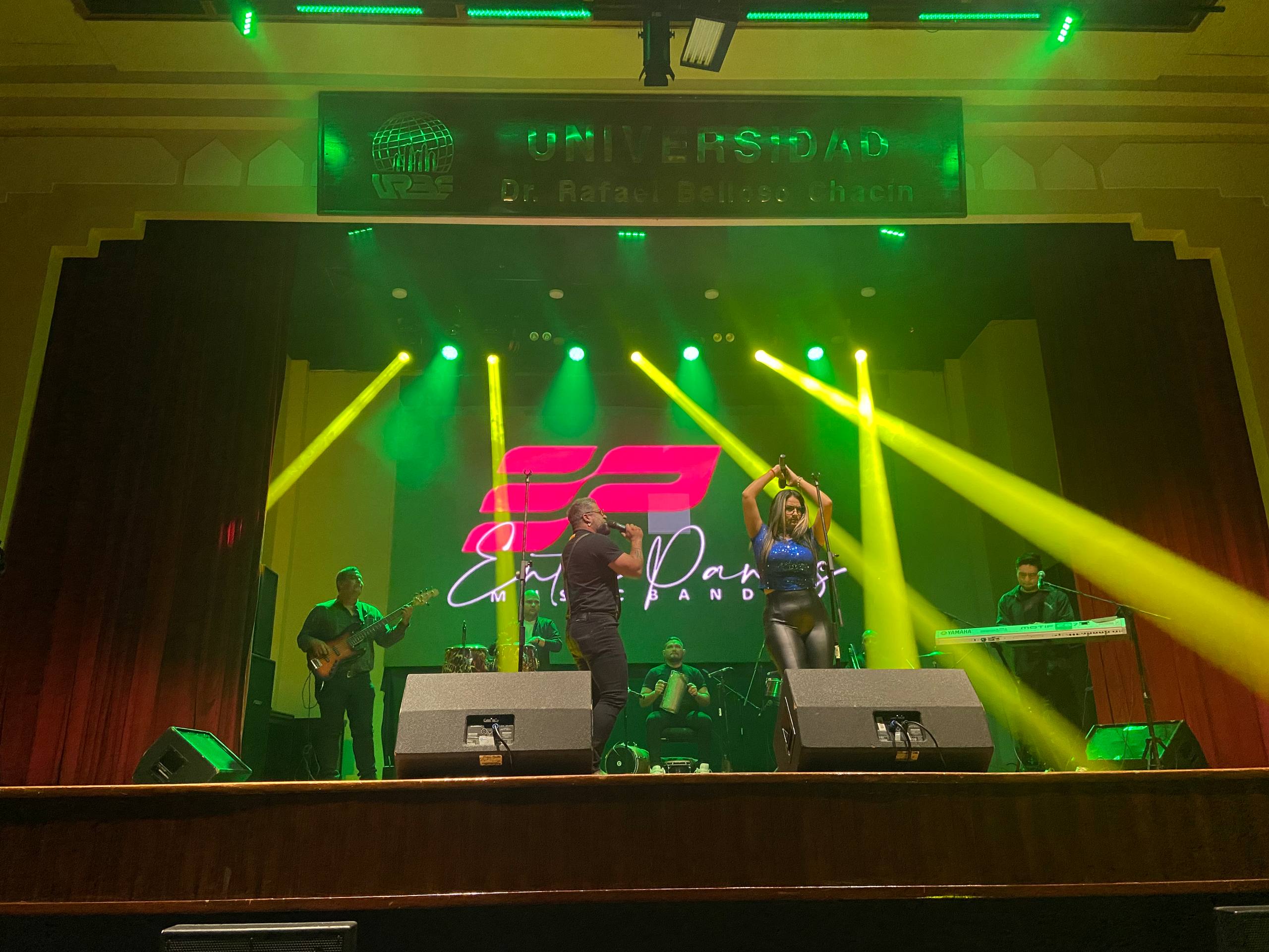 La URBE vibró al ritmo de “Entre Panas” en el Jueves Cultural