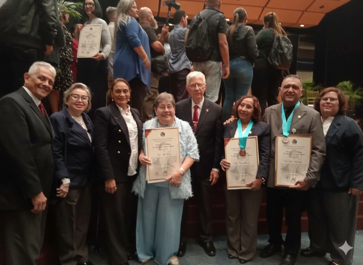 Profesores de URBE reciben el Premio a la Excelencia Académica “Humberto Fernández Morán”