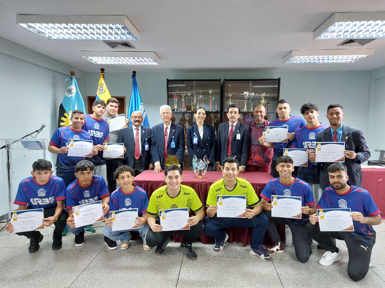 URBE celebra a sus bicampeones de Fútbol Sala en el Día de la Juventud