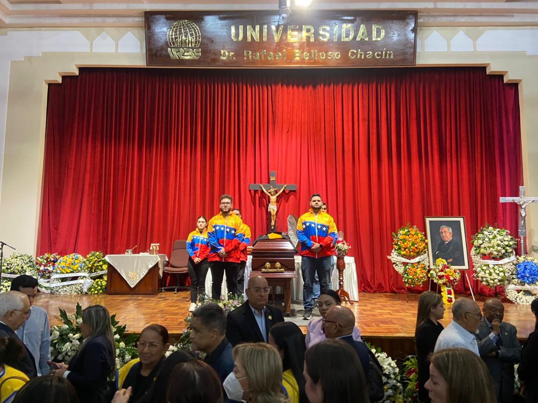 Personalidades civiles y políticas rinden tributo al Dr. Oscar Belloso Medina en su segundo día de capilla ardiente
